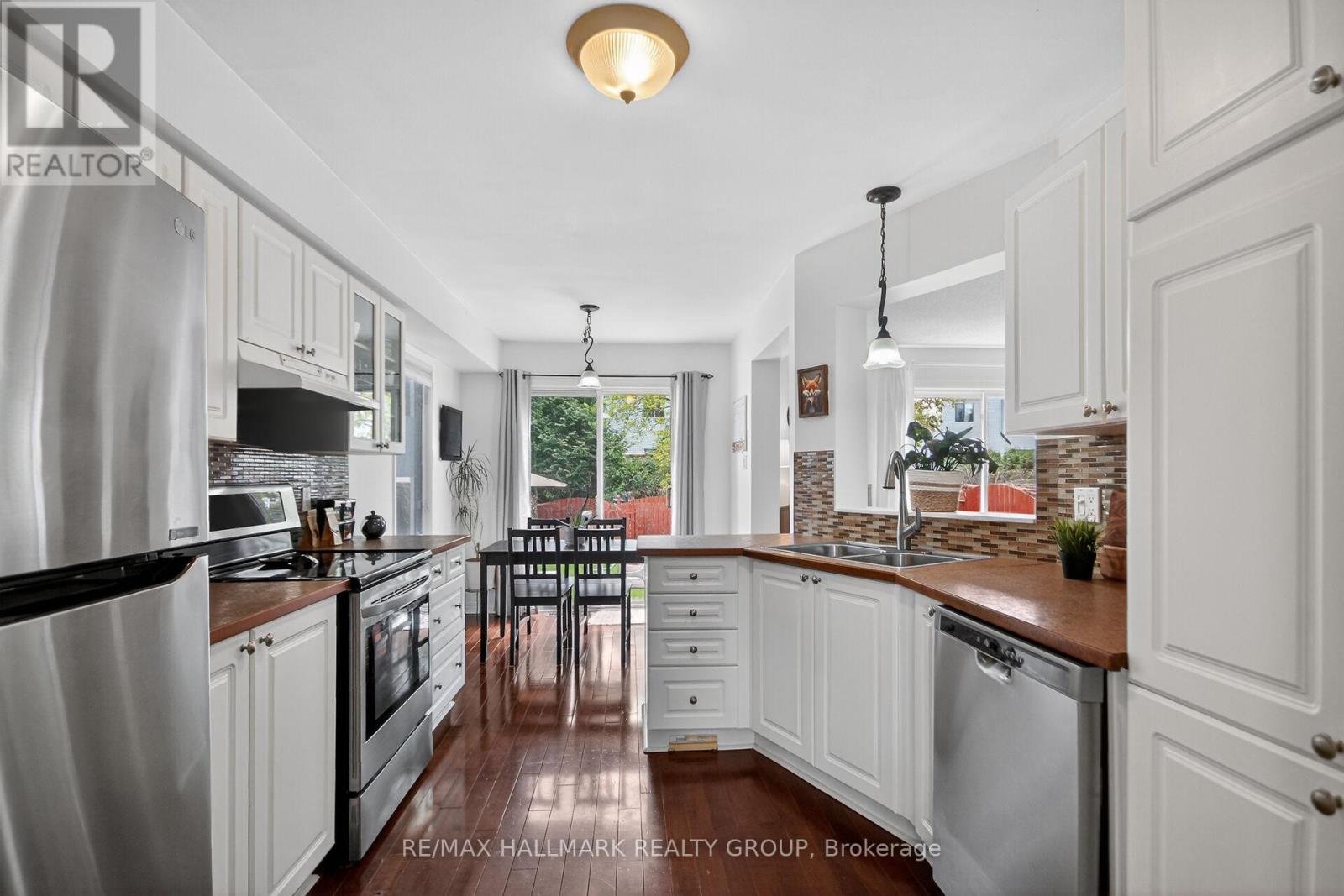 48 AVONMORE CRESCENT - 15