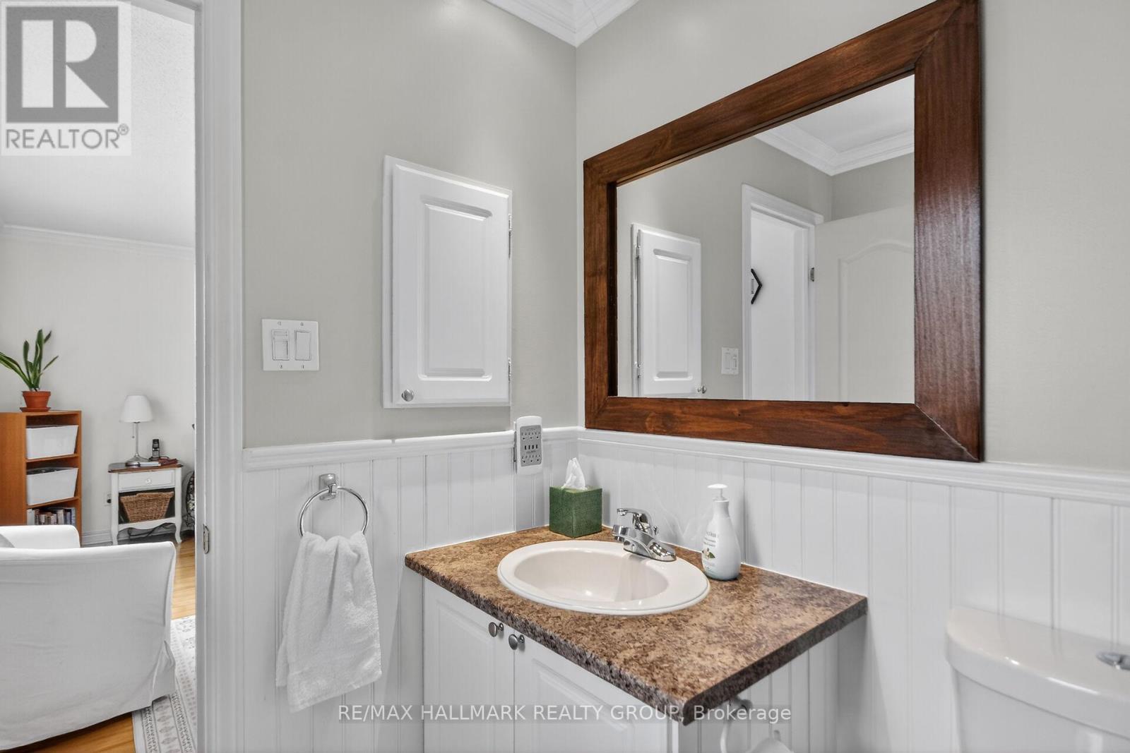 48 AVONMORE CRESCENT - 25