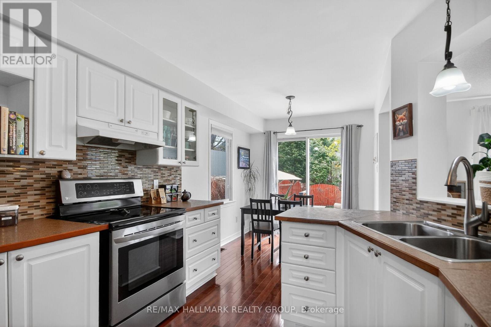 48 AVONMORE CRESCENT - 13
