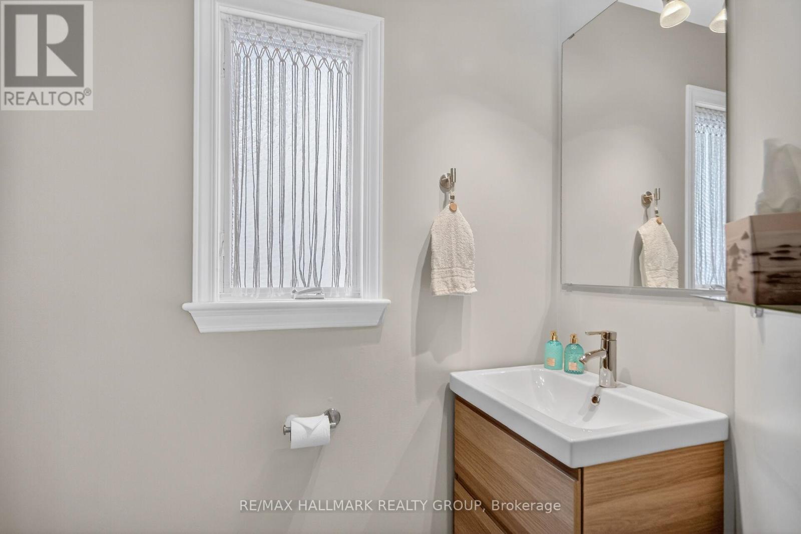 48 AVONMORE CRESCENT - 20