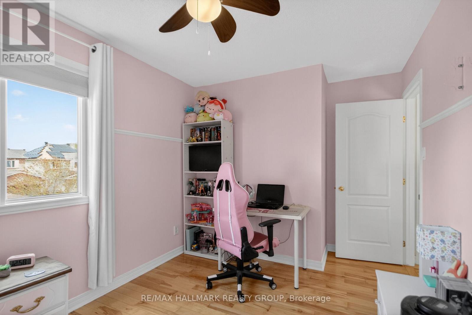 48 AVONMORE CRESCENT - 29