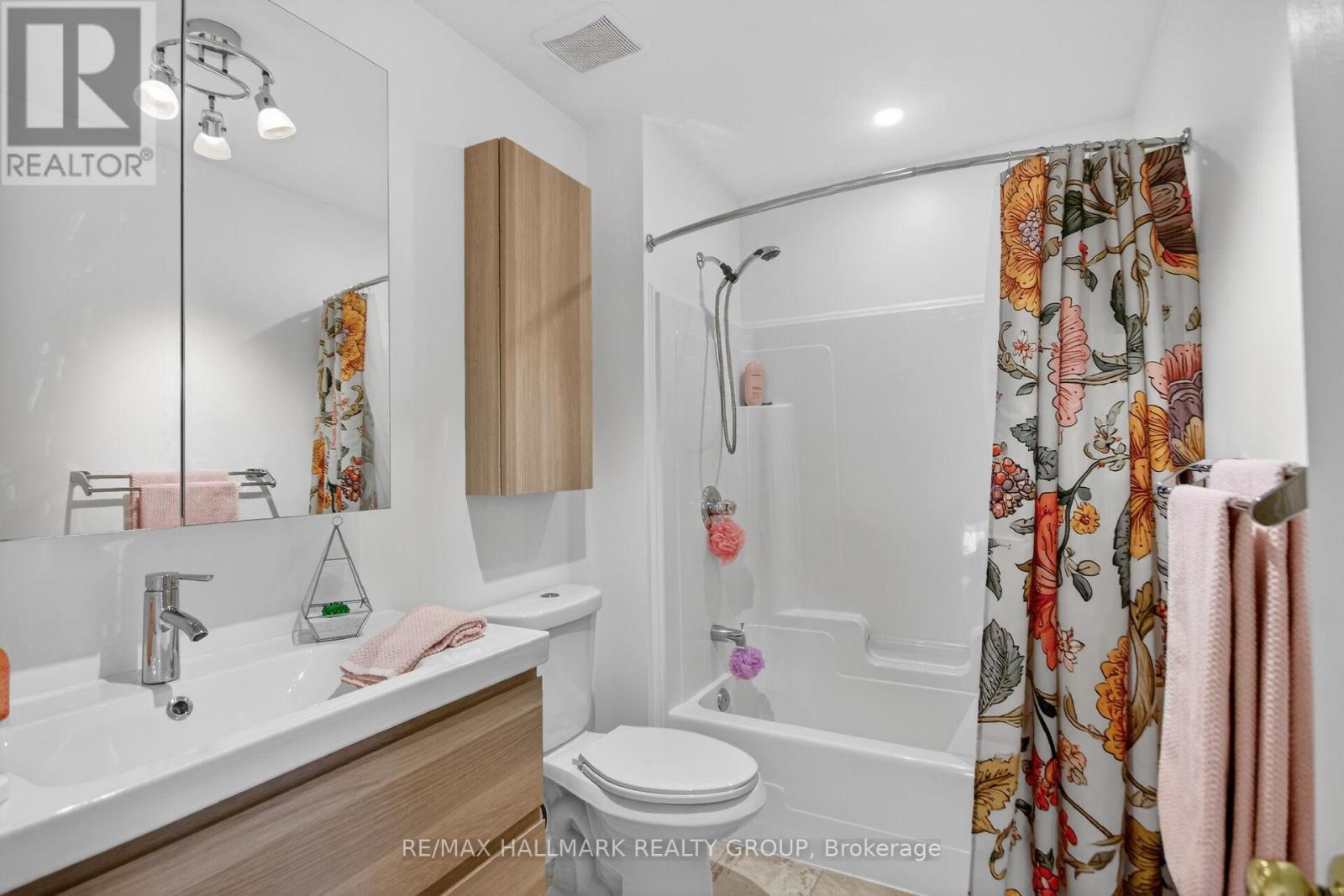 48 AVONMORE CRESCENT - 30