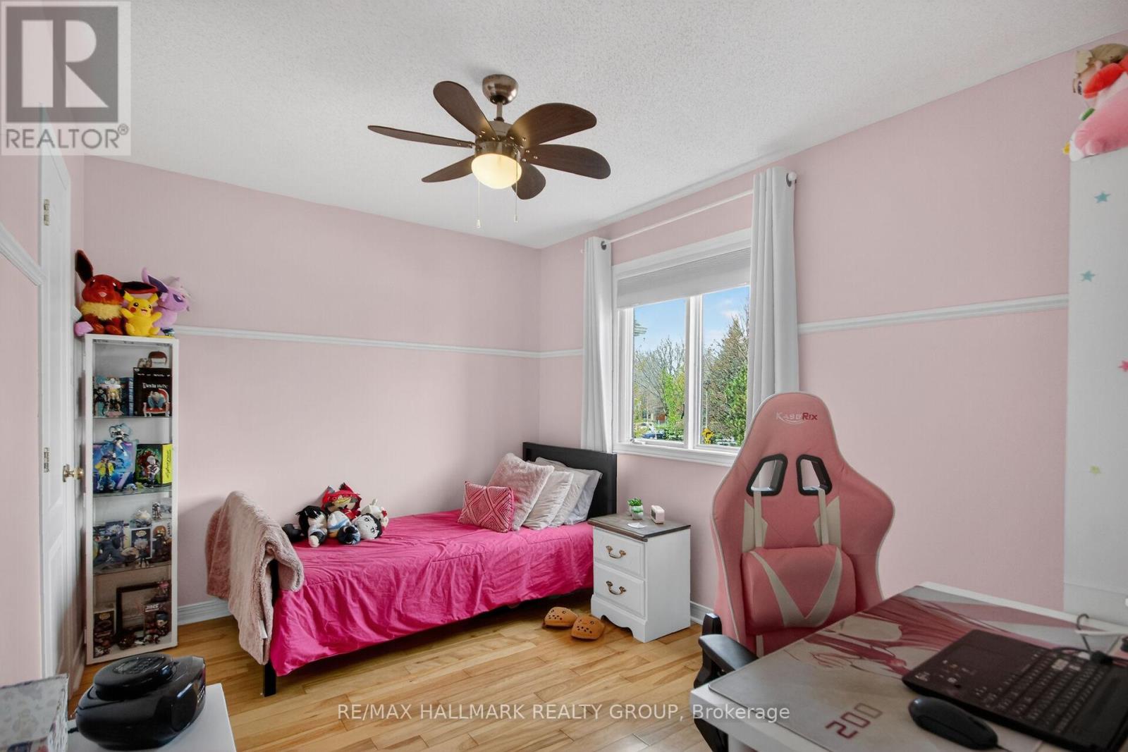 48 AVONMORE CRESCENT - 28