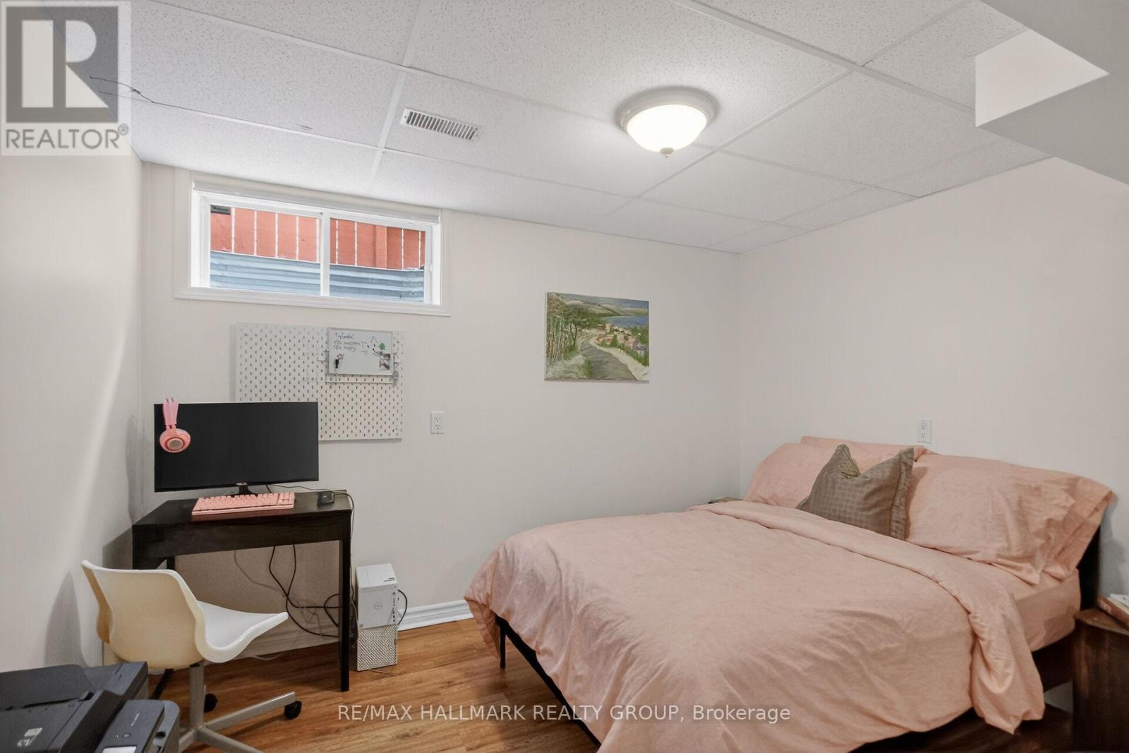 48 AVONMORE CRESCENT - 38