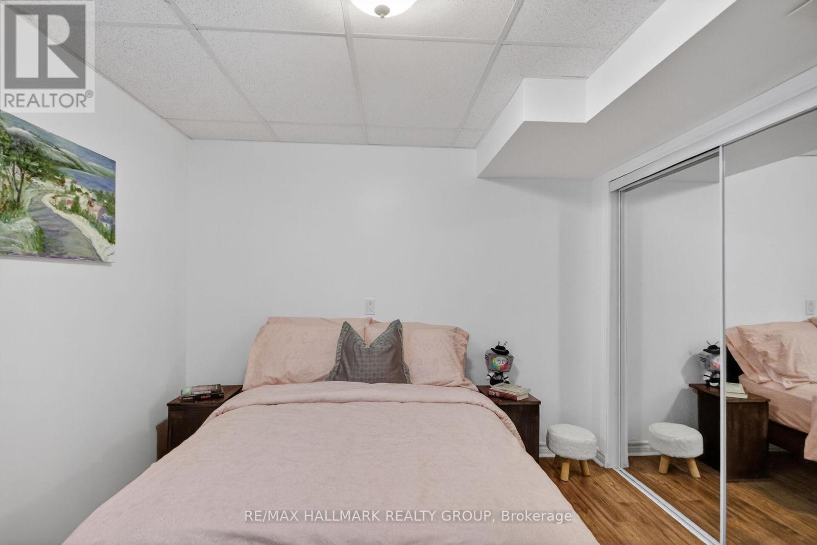 48 AVONMORE CRESCENT - 39
