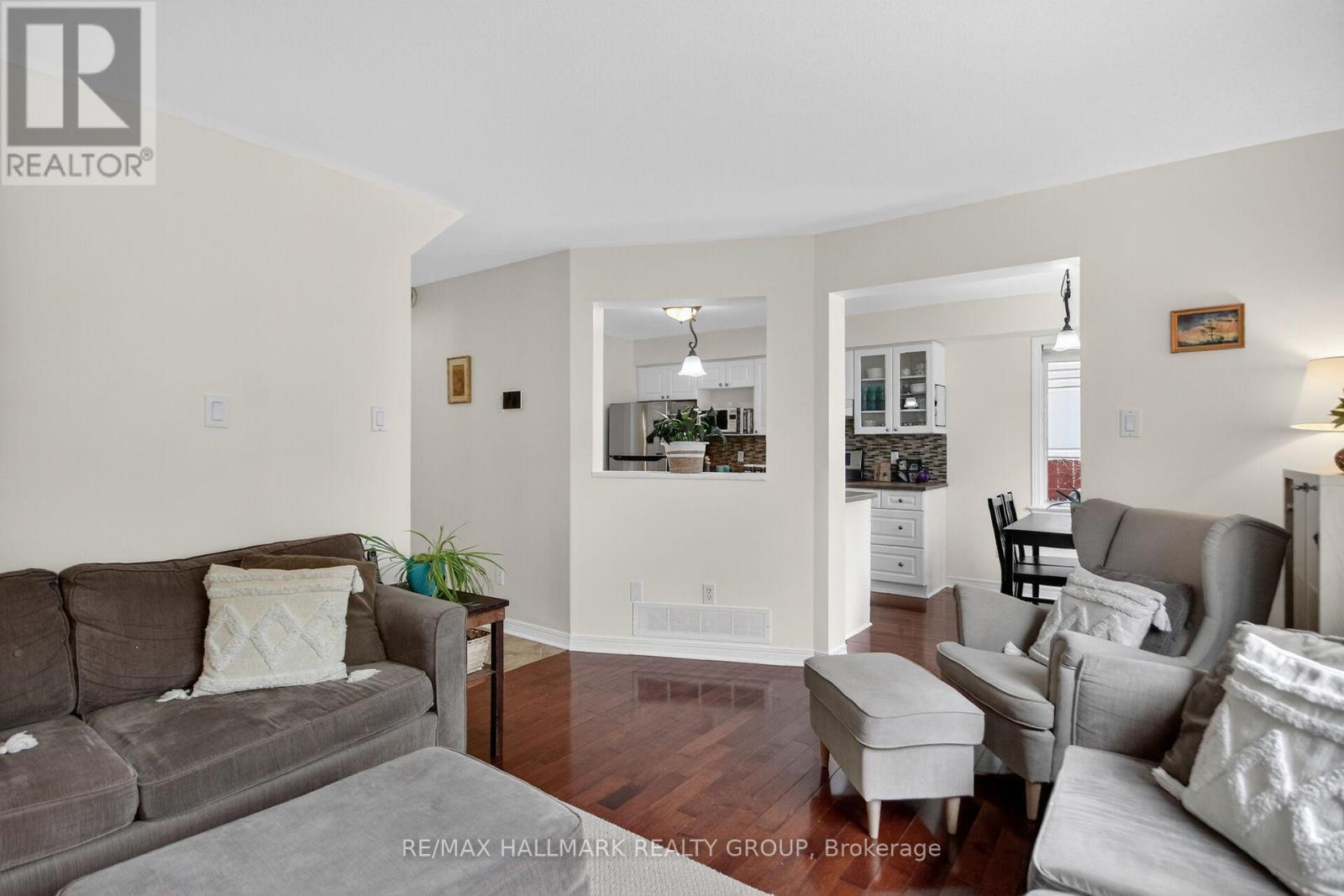 48 AVONMORE CRESCENT - 9