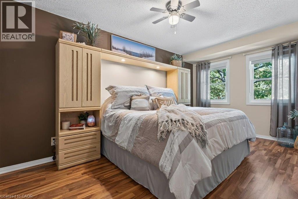 #55 KERMAN Avenue Unit# 55 - Image 11