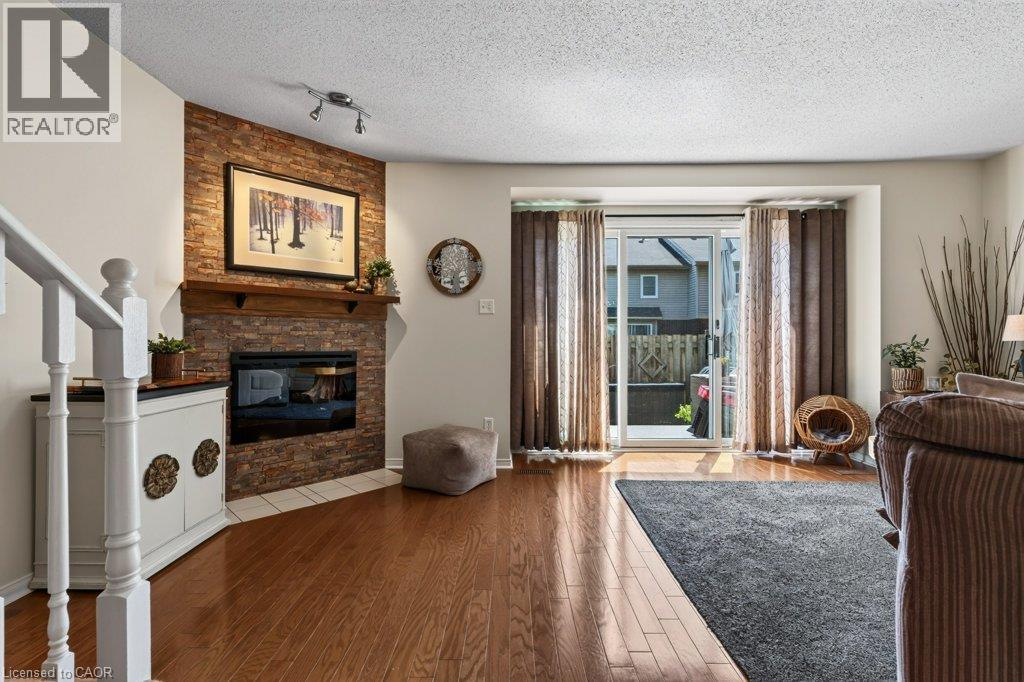 #55 KERMAN Avenue Unit# 55 - Image 8