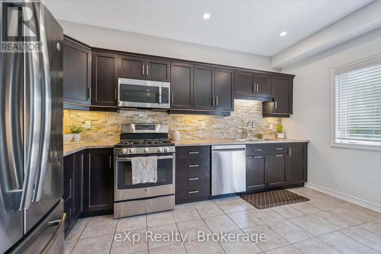 29 GOODALL COURT - 13