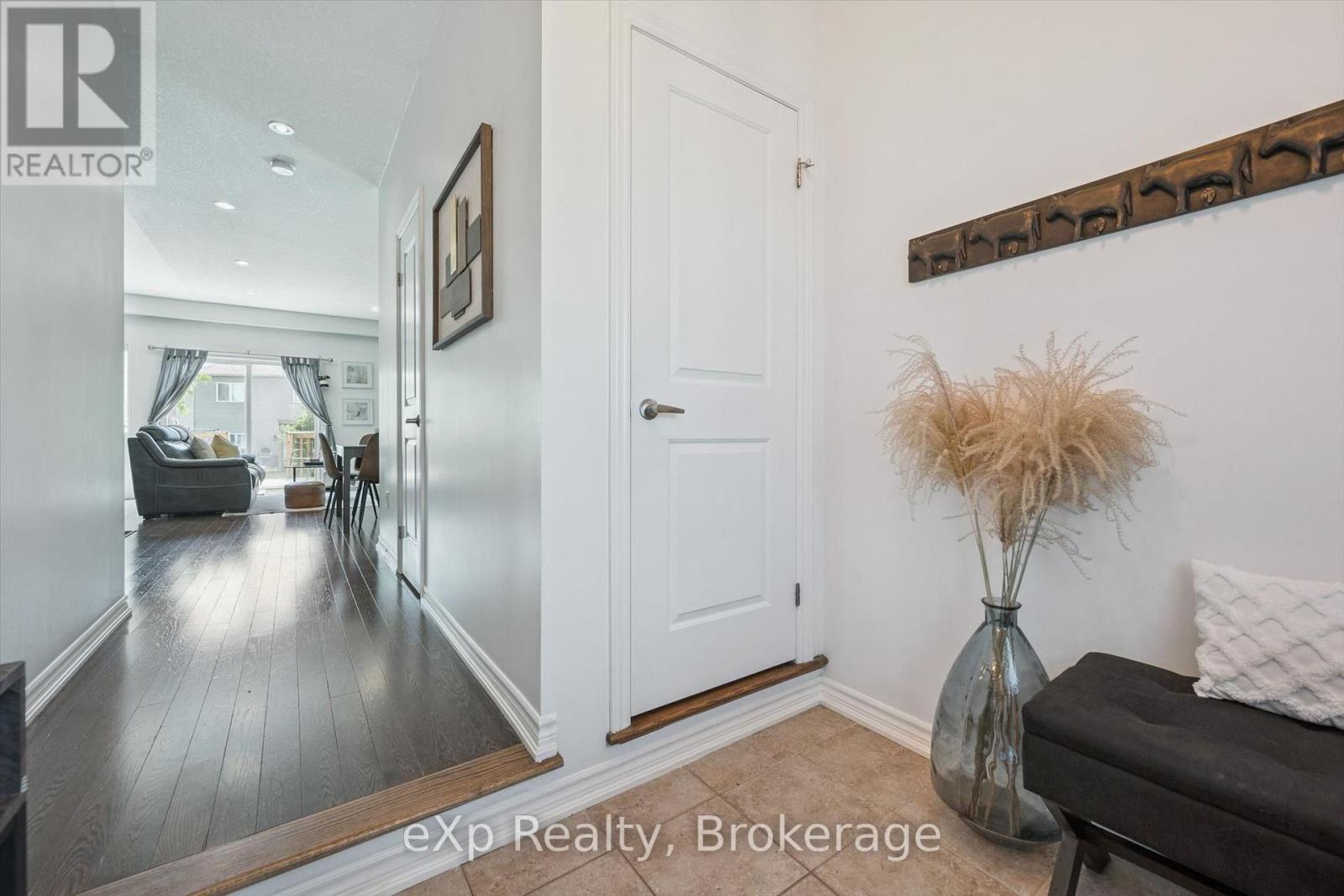29 GOODALL COURT - 7