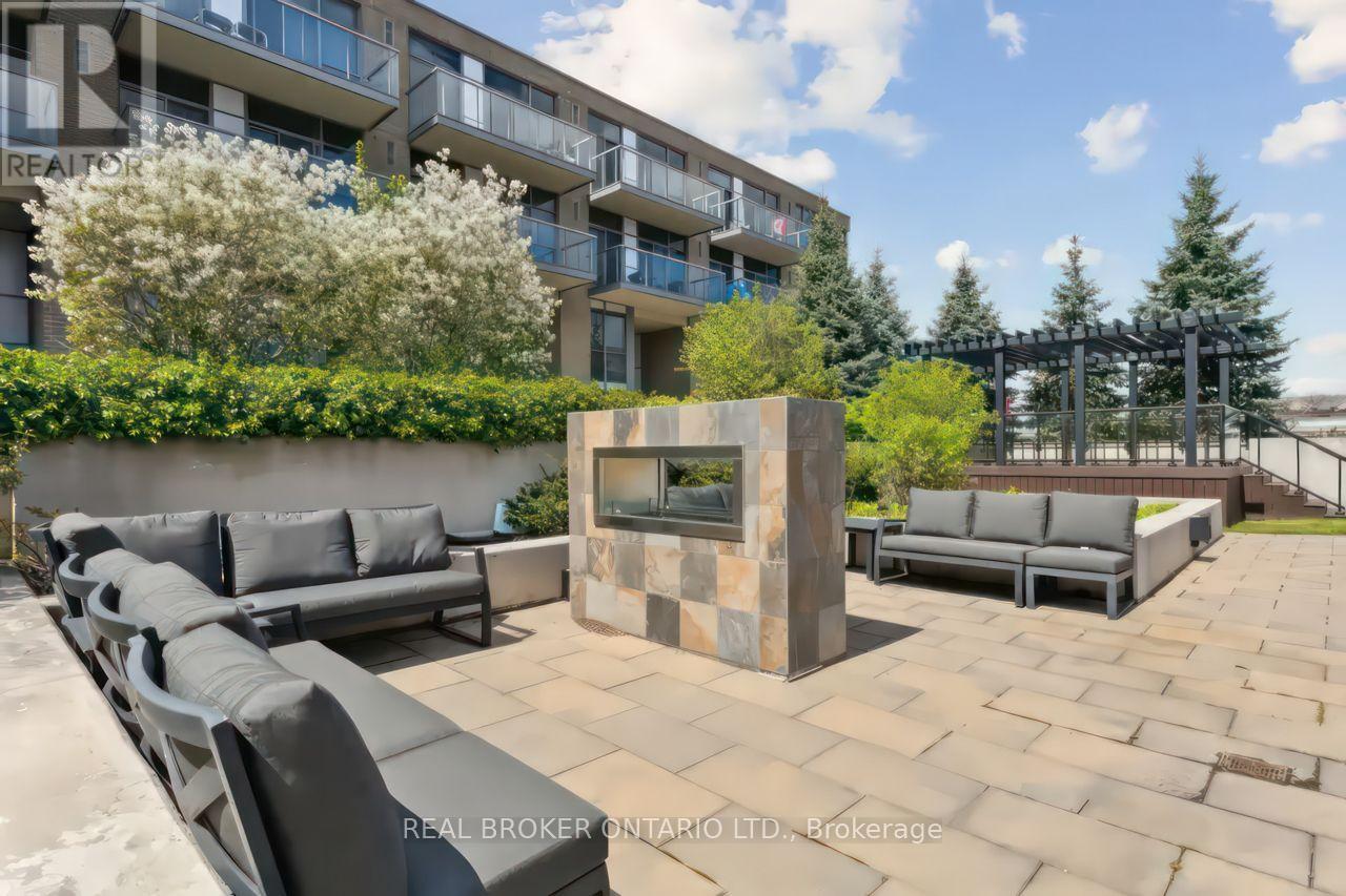 #403 1940 IRONSTONE DRIVE - 22