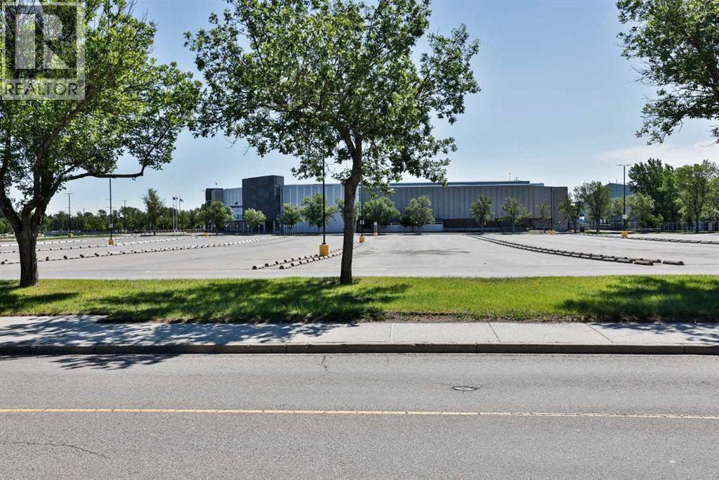 2265 27 Avenue S - 2