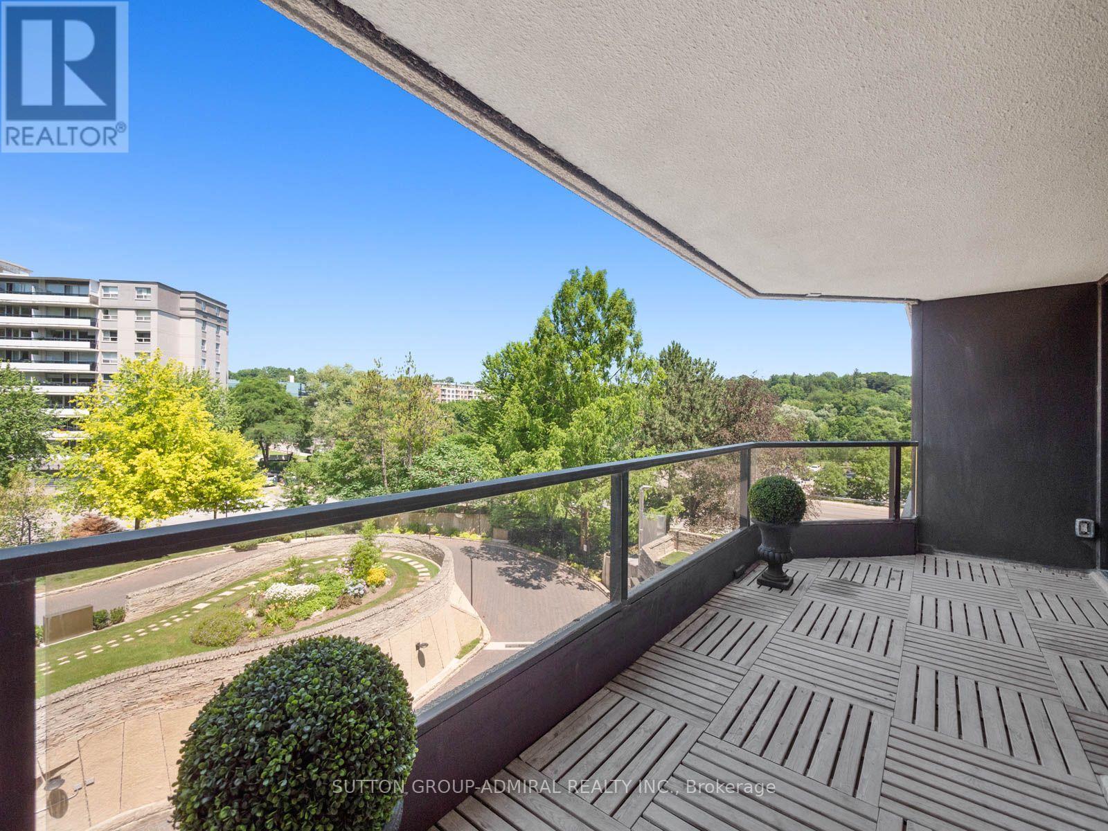 #417 3900 YONGE STREET - Image 31