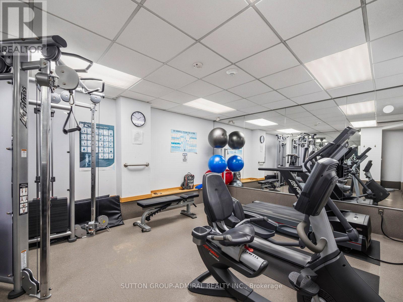 #417 3900 YONGE STREET - Image 34