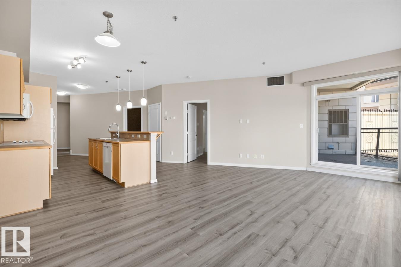 #100 4835 104A ST NW - 12