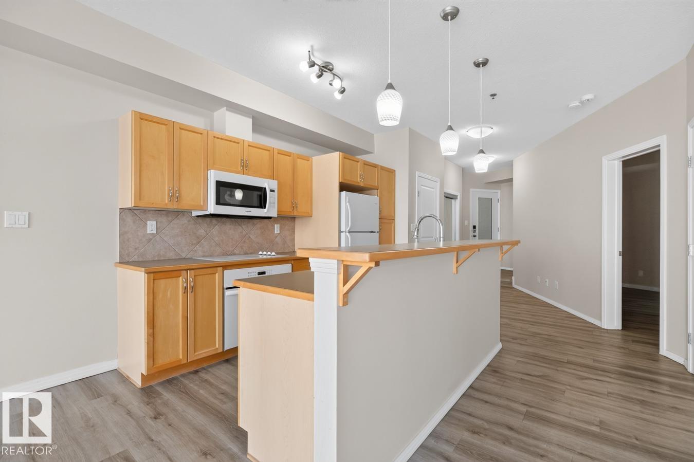 #100 4835 104A ST NW - 7