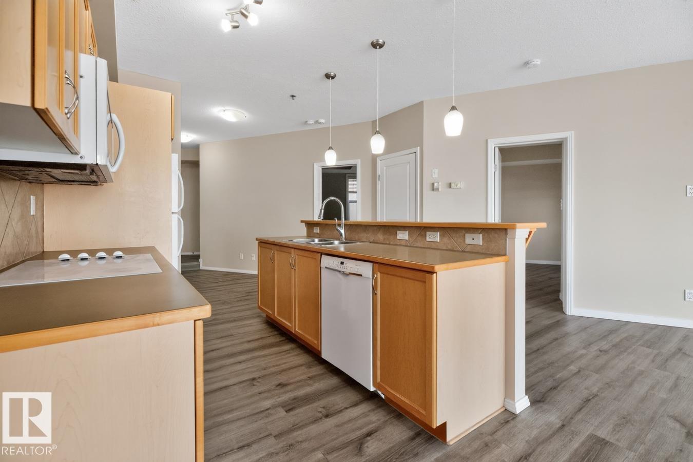 #100 4835 104A ST NW - 8