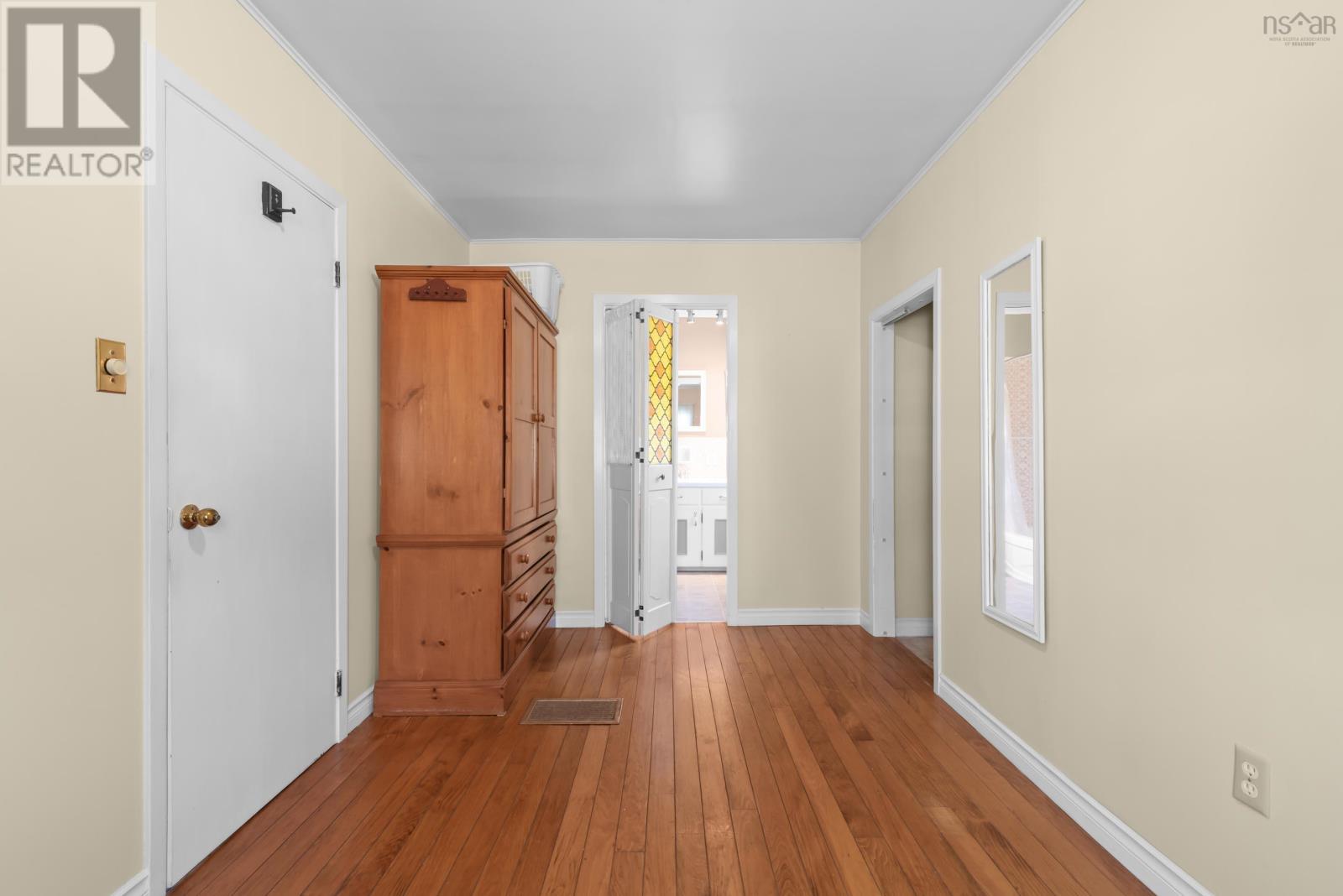 698 Oakland Road - 14