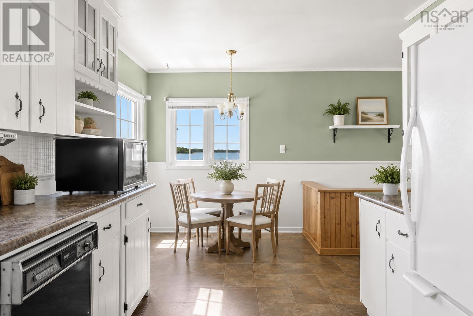 698 Oakland Road - 22