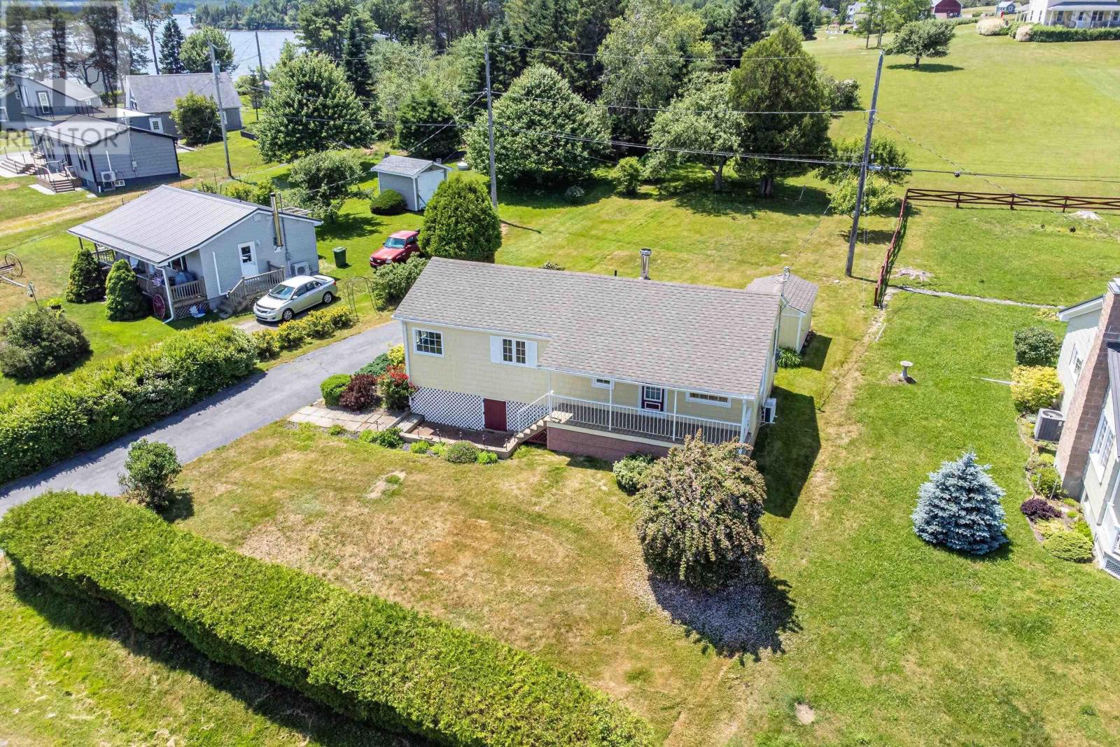 698 Oakland Road - 3