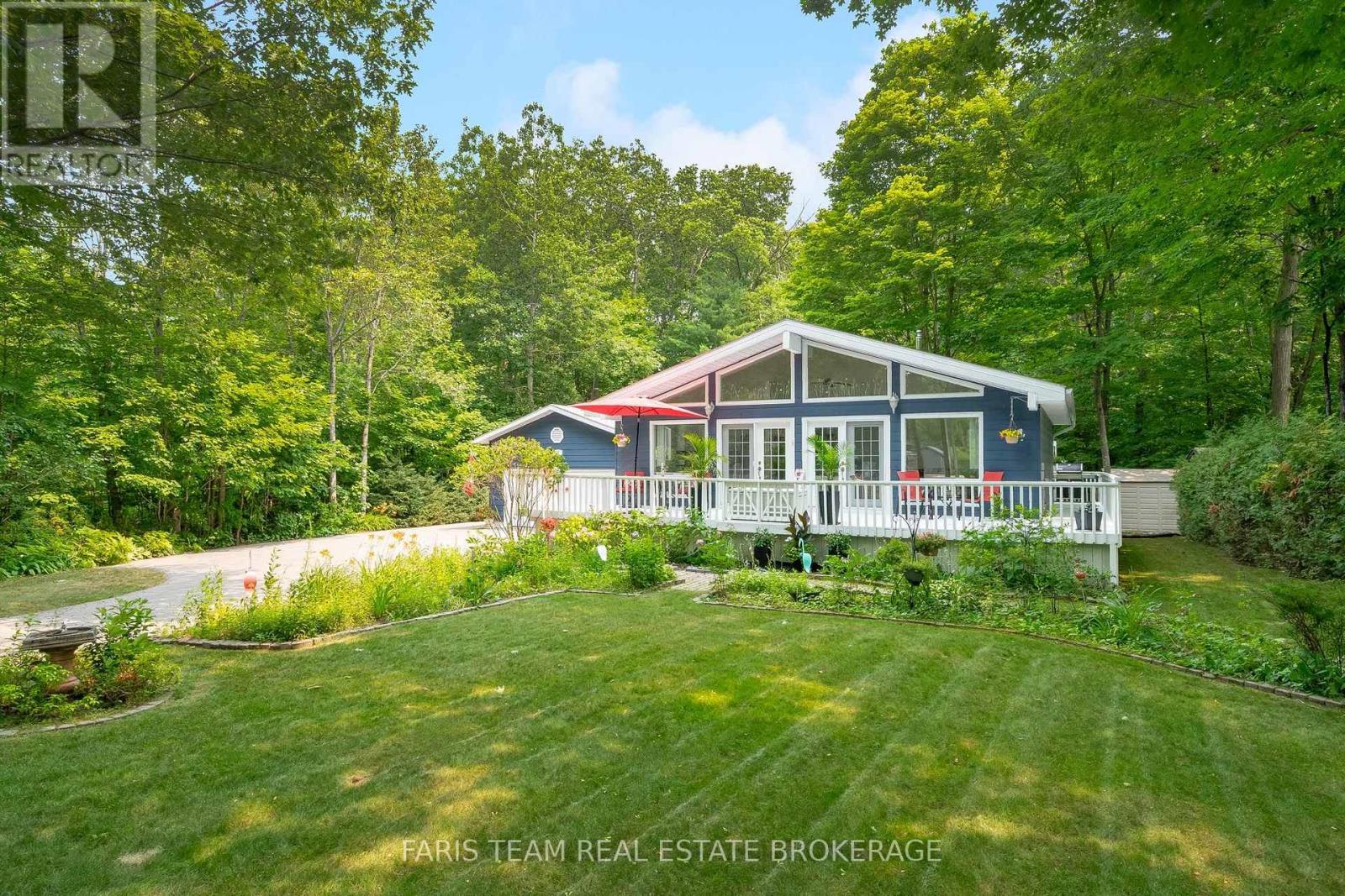33 ONEIDA CRESCENT - 1