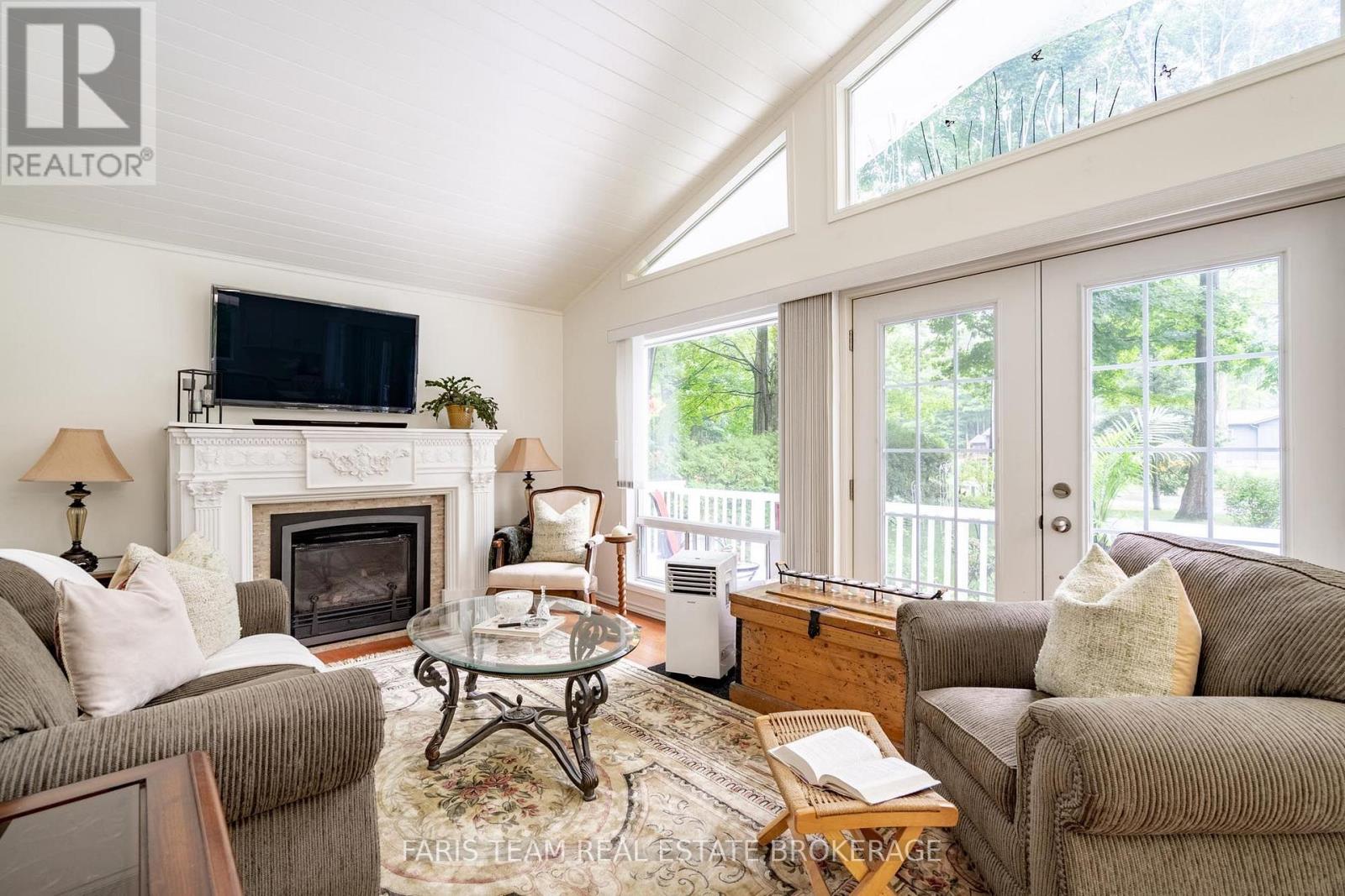 33 ONEIDA CRESCENT - 11