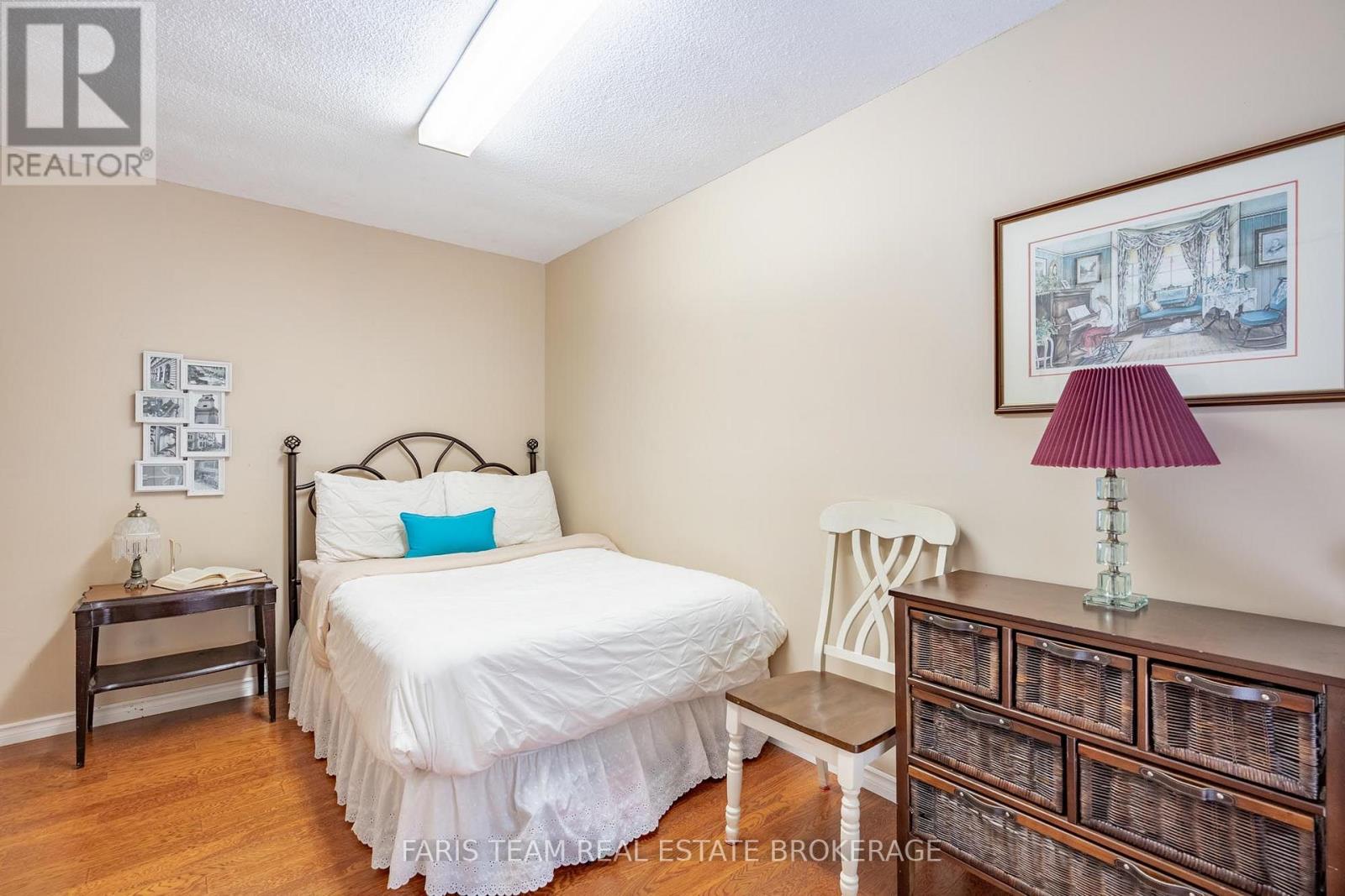 33 ONEIDA CRESCENT - 16