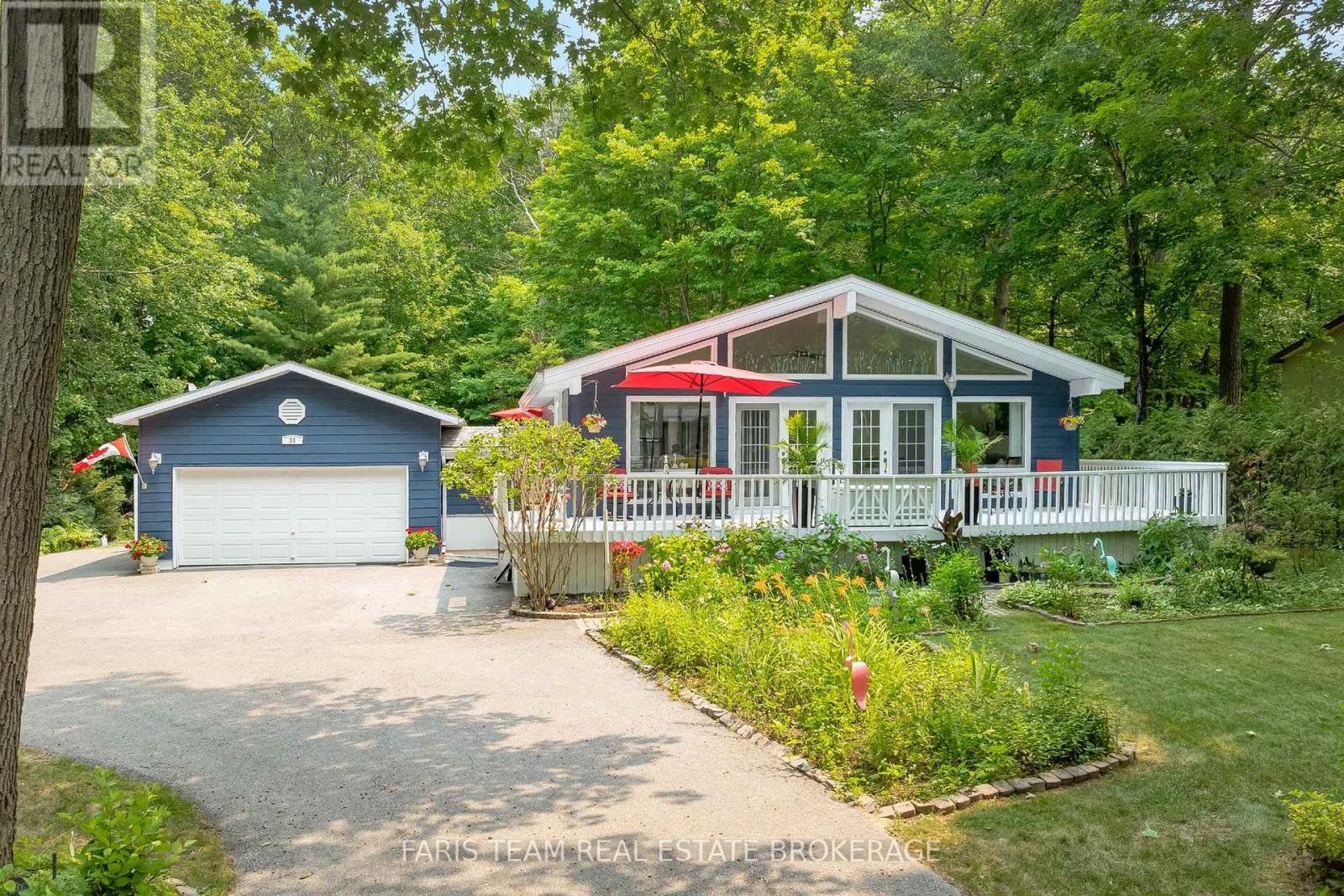 33 ONEIDA CRESCENT - 2