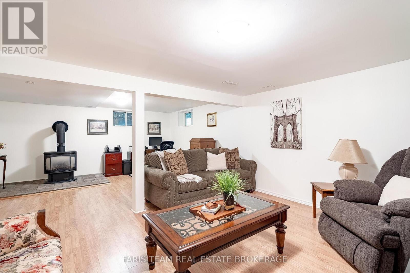 33 ONEIDA CRESCENT - 20
