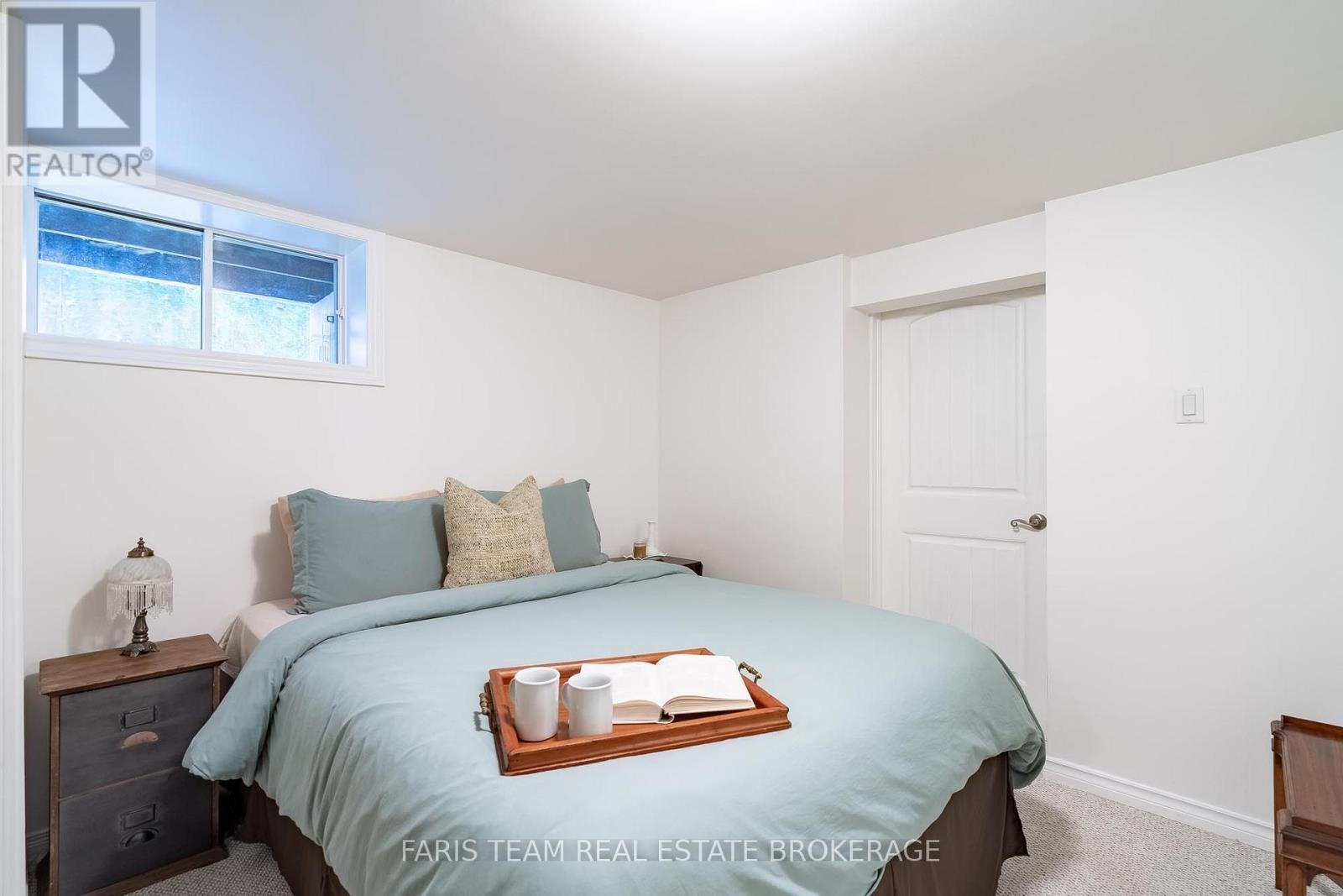 33 ONEIDA CRESCENT - 23