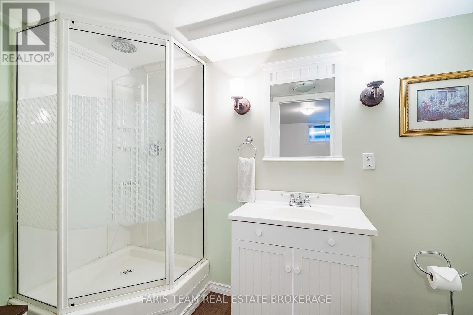 33 ONEIDA CRESCENT - 25
