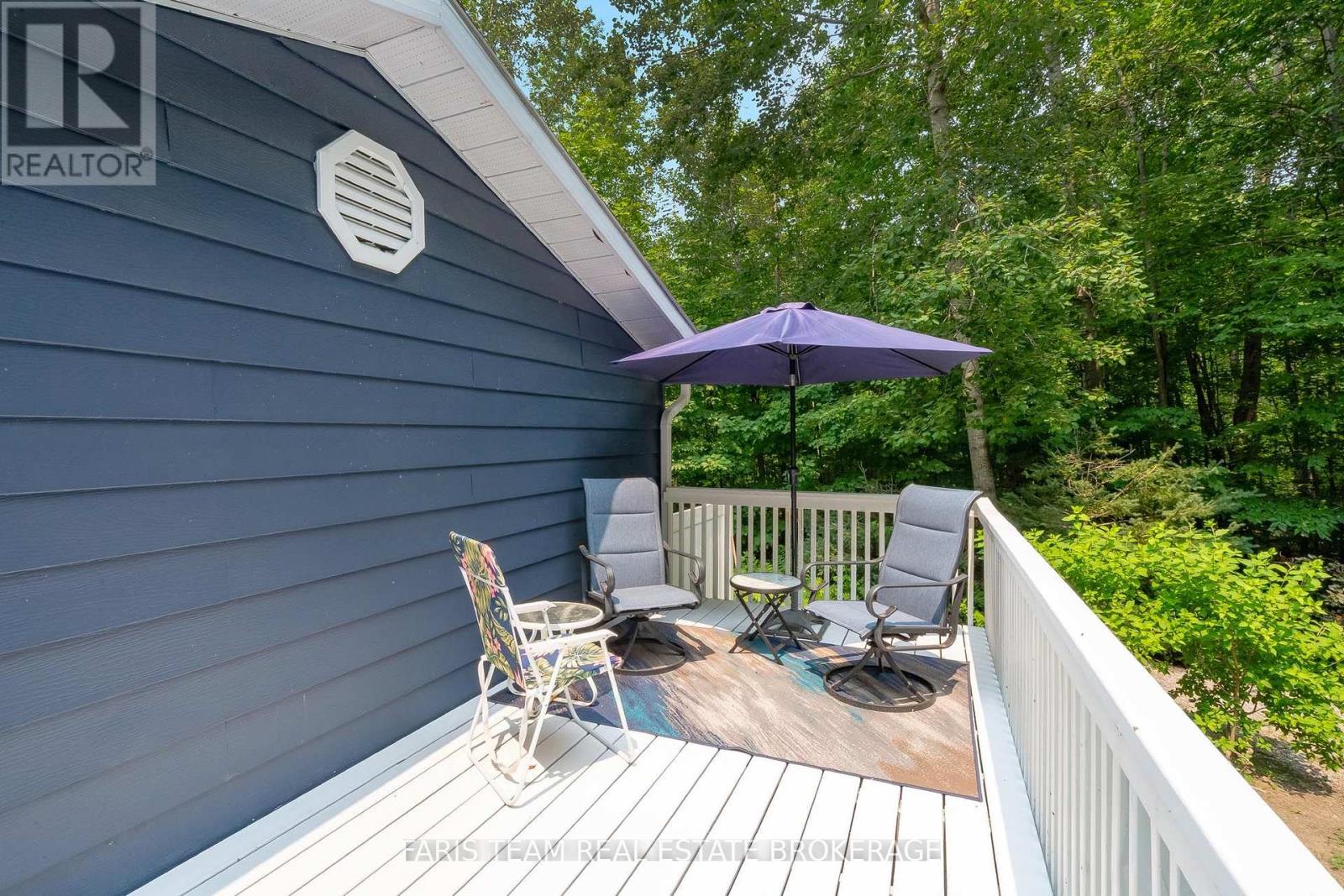 33 ONEIDA CRESCENT - 30