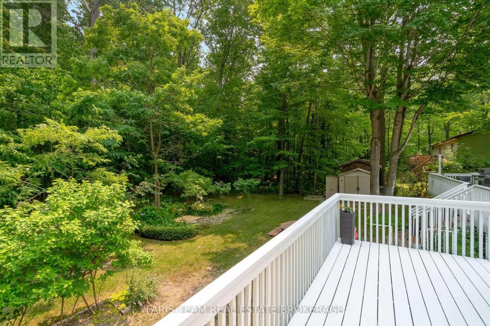 33 ONEIDA CRESCENT - 31