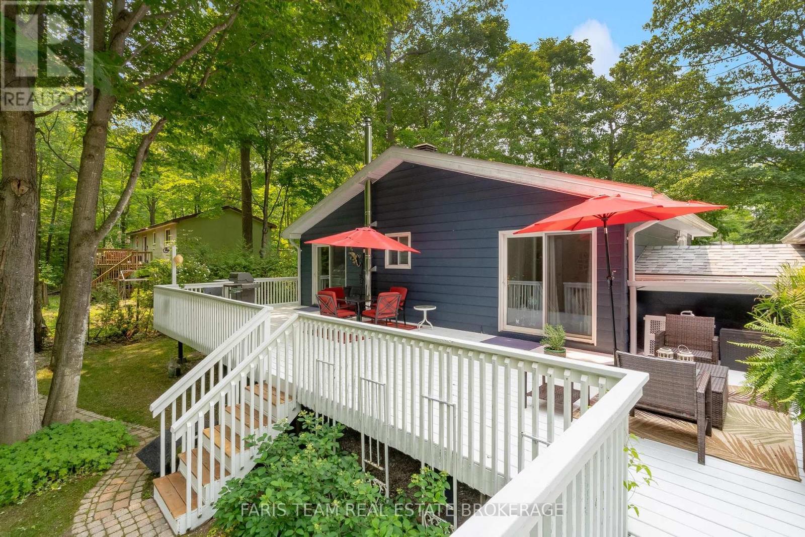 33 ONEIDA CRESCENT - 32