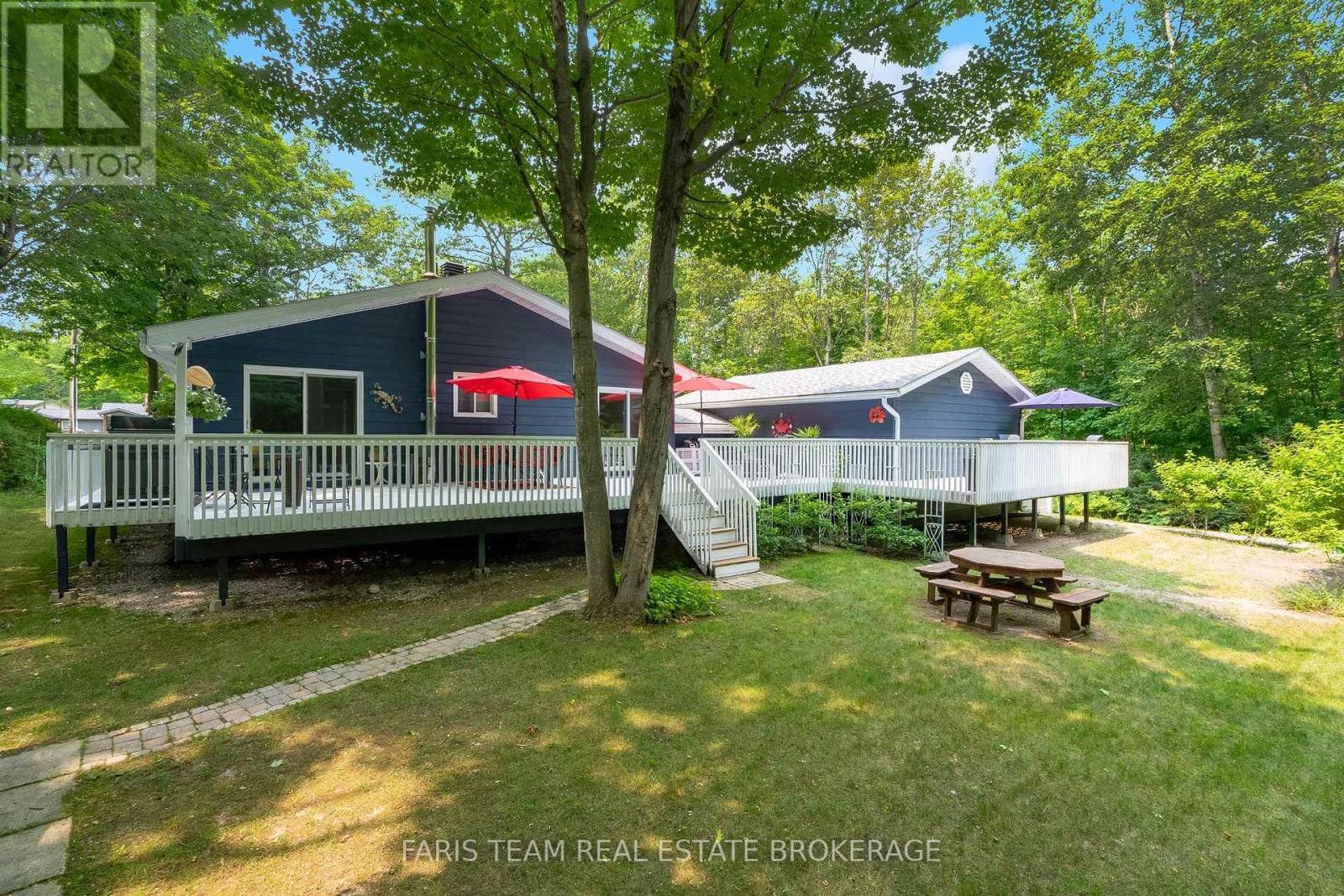 33 ONEIDA CRESCENT - 33