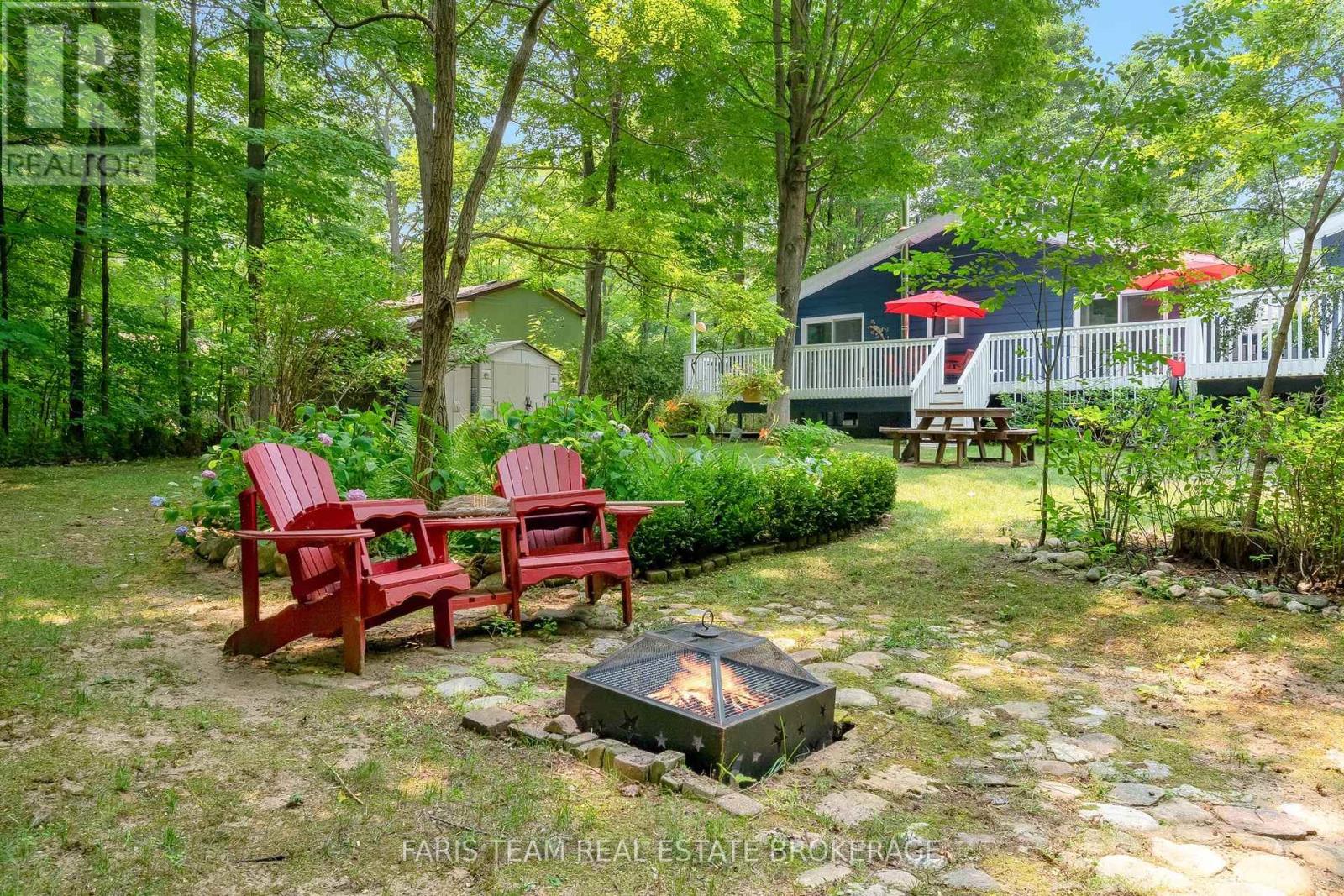 33 ONEIDA CRESCENT - 34