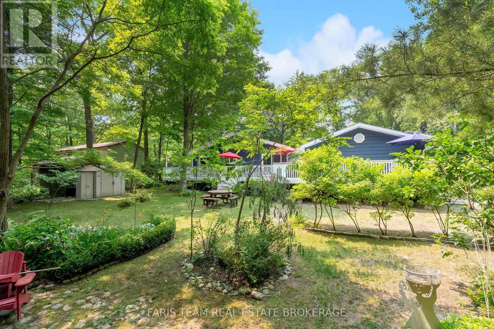 33 ONEIDA CRESCENT - 35