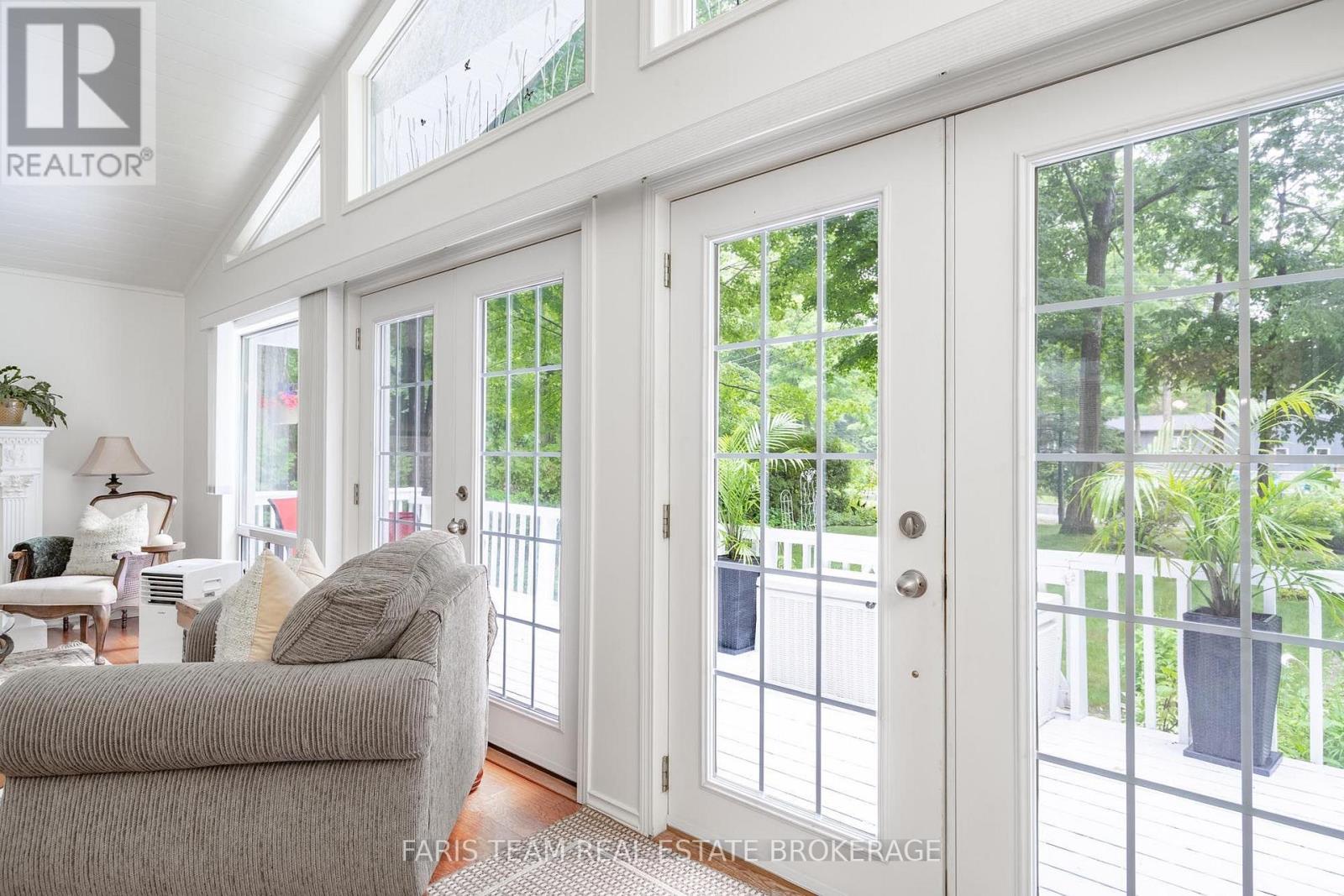 33 ONEIDA CRESCENT - 7