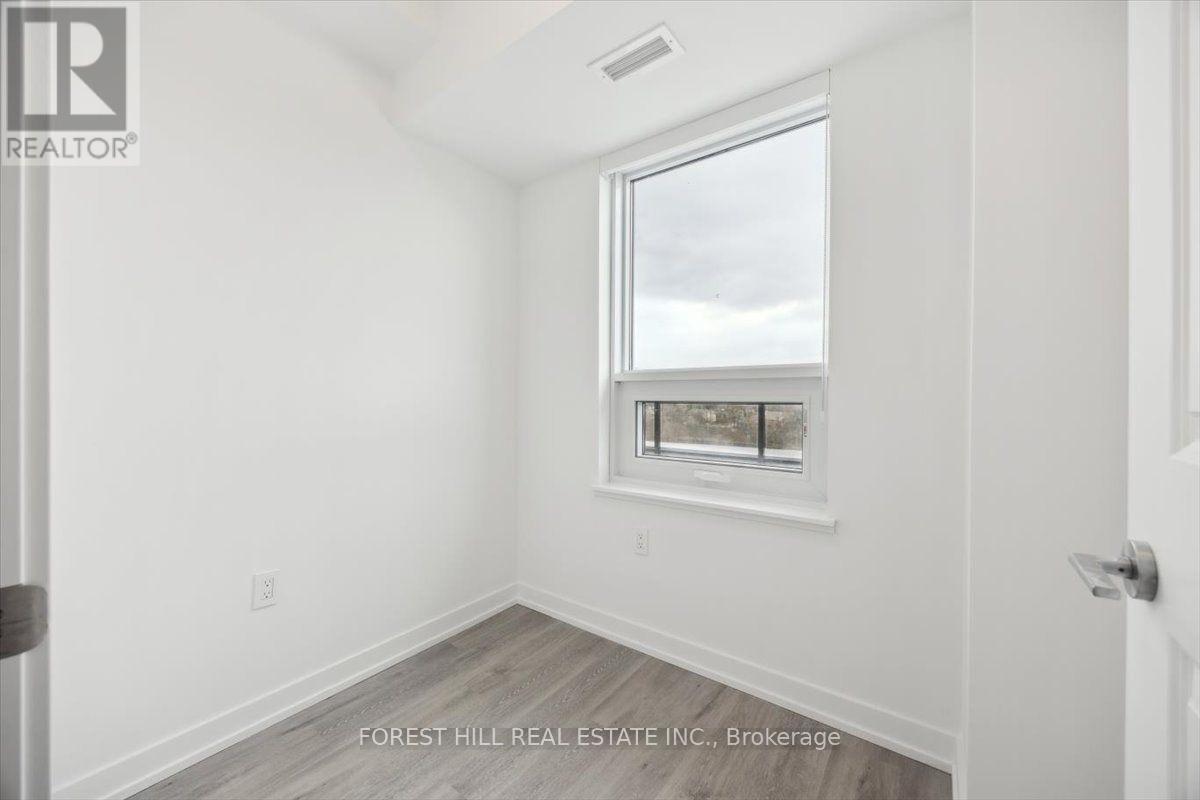 #911 556 MARLEE AVENUE - 17