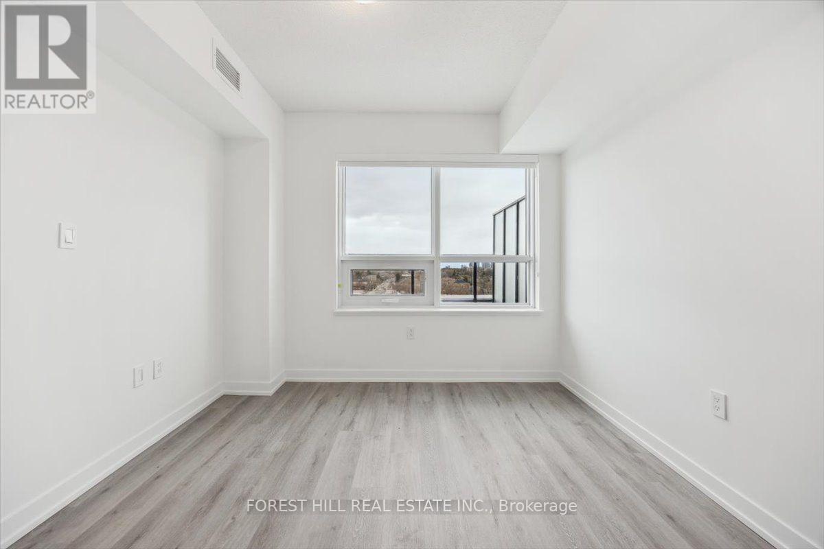 #911 556 MARLEE AVENUE - 19