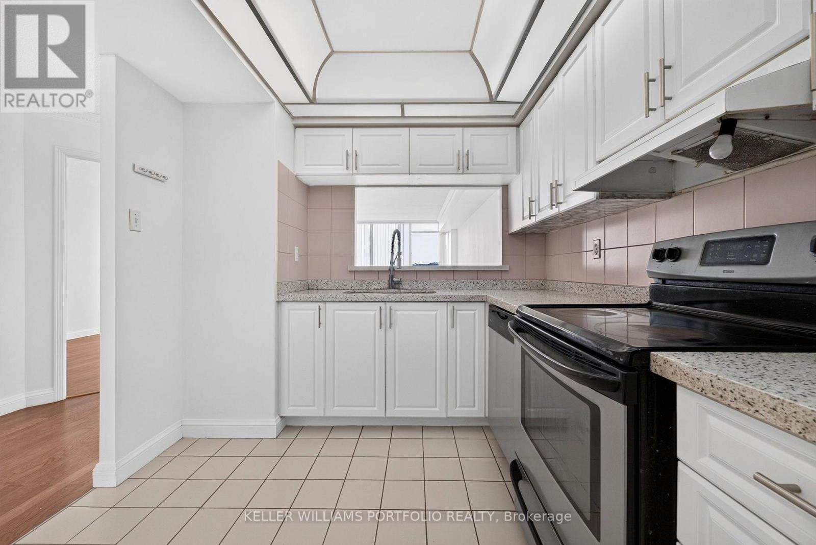 #1008 24 HANOVER ROAD - Image 14