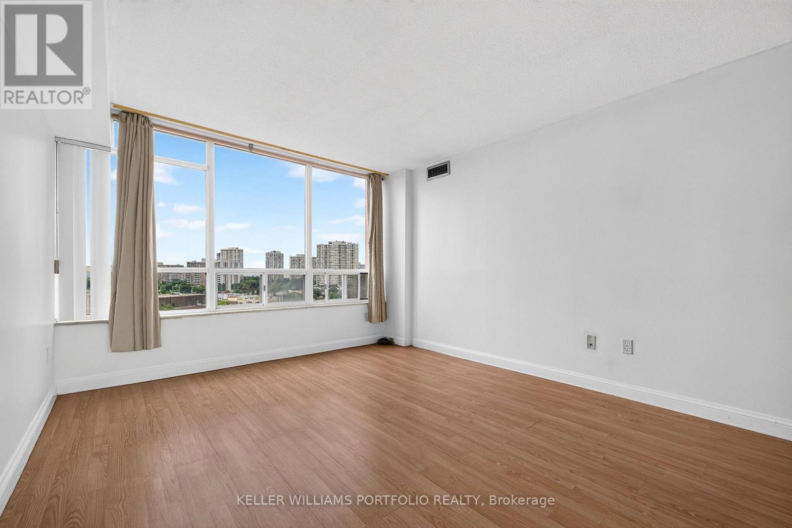 #1008 24 HANOVER ROAD - Image 21