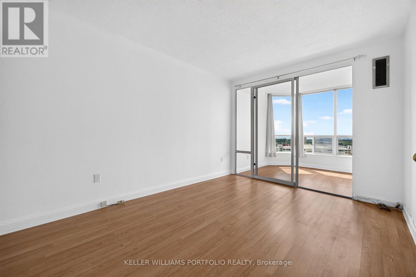 #1008 24 HANOVER ROAD - Image 27