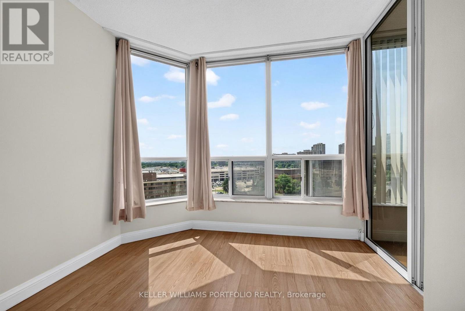 #1008 24 HANOVER ROAD - Image 32