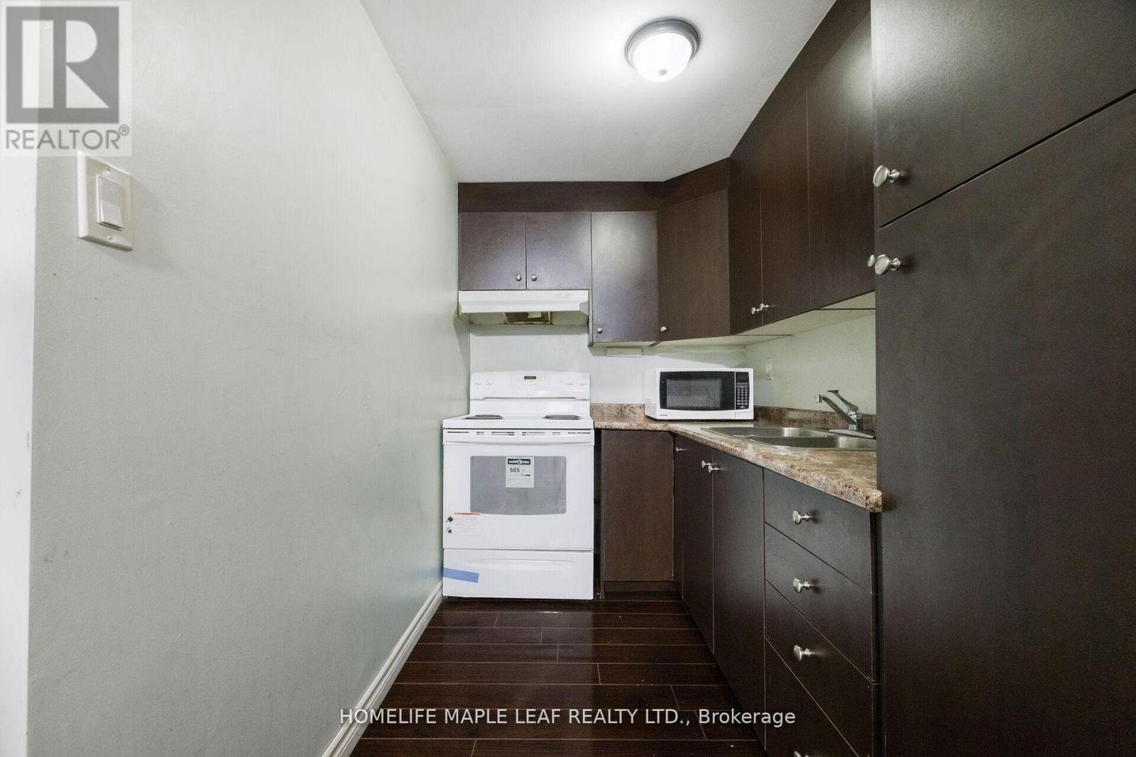 15 DONOMORE DRIVE - 38