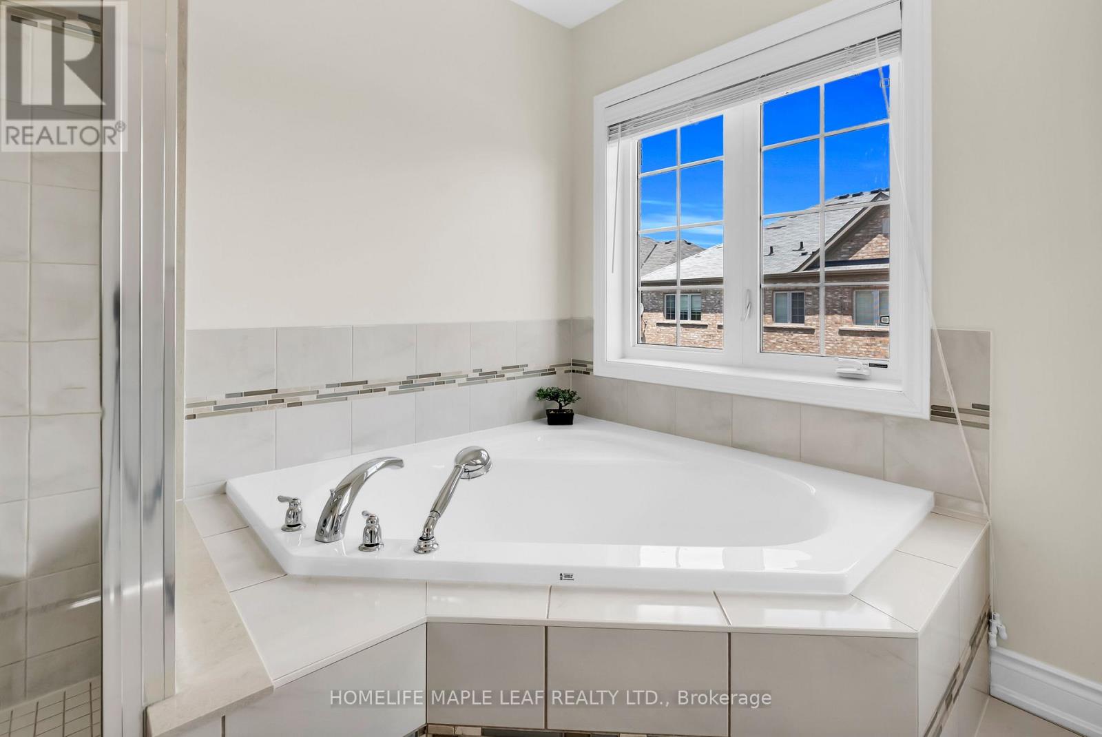 32 ORANGEBLOSSOM TRAIL - 27