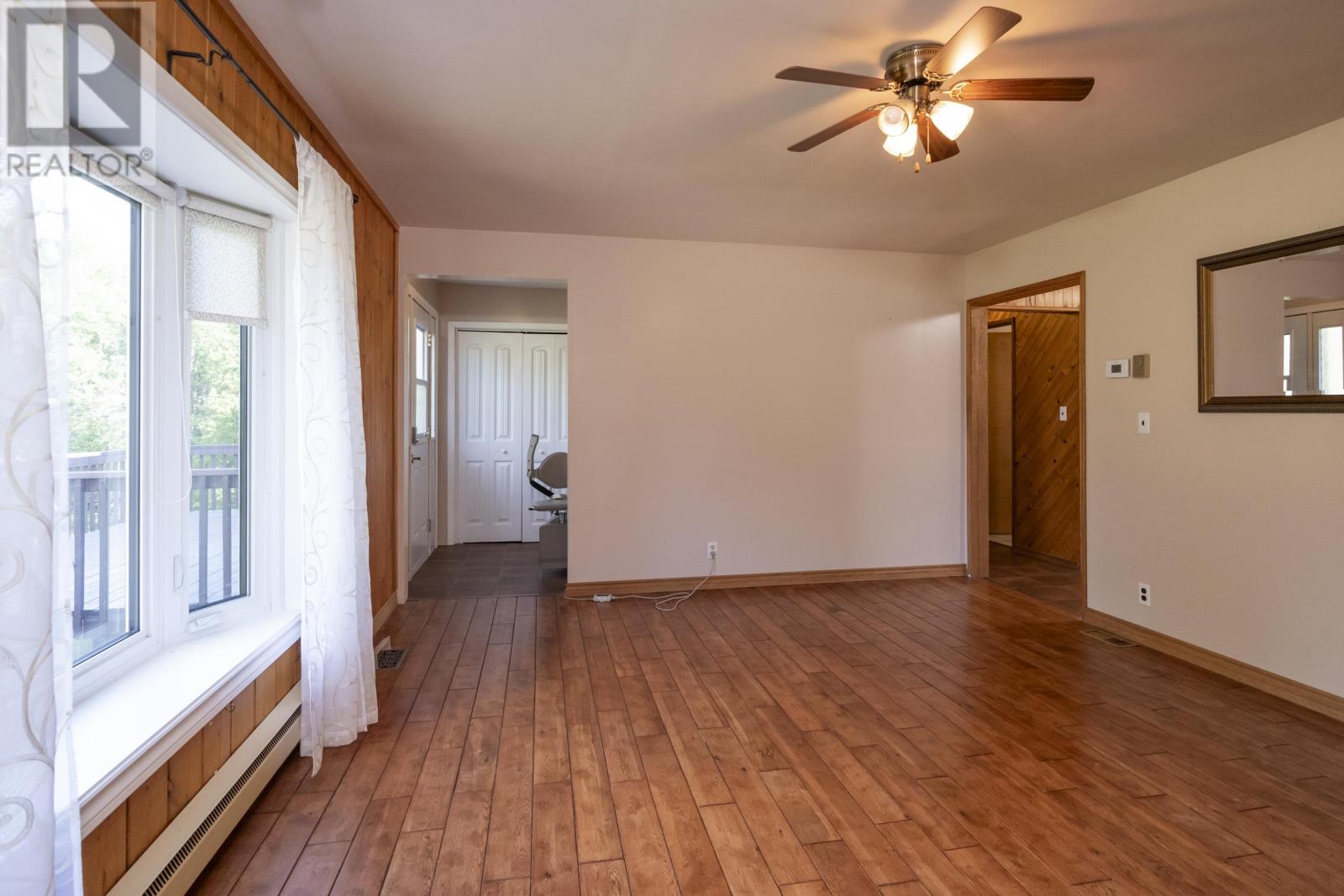 169 Centre RD - 16