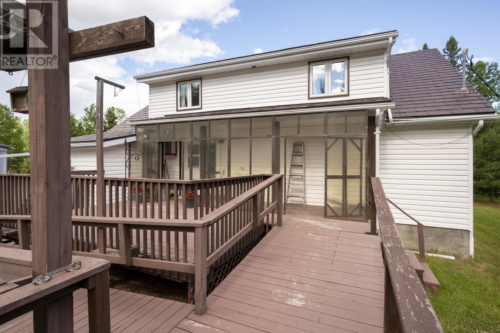 169 Centre RD - 10