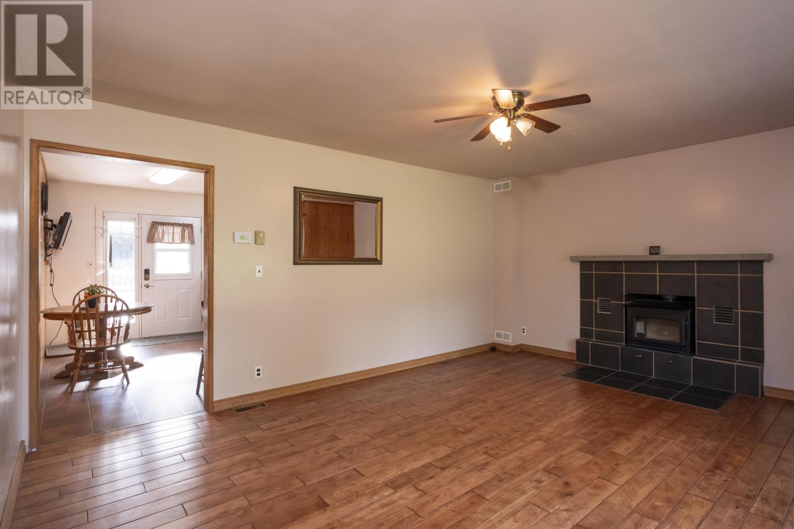 169 Centre RD - 15