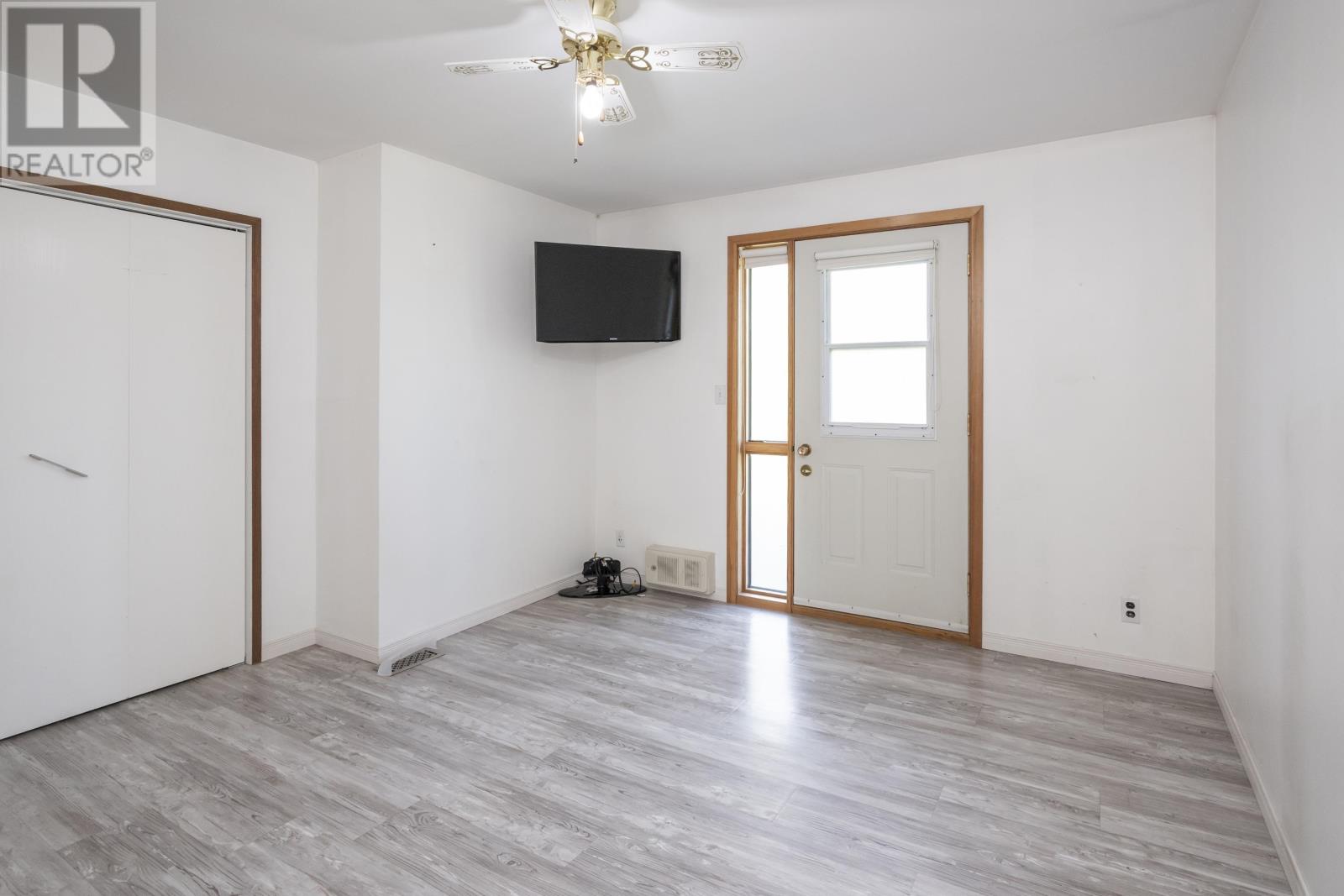 169 Centre RD - 26